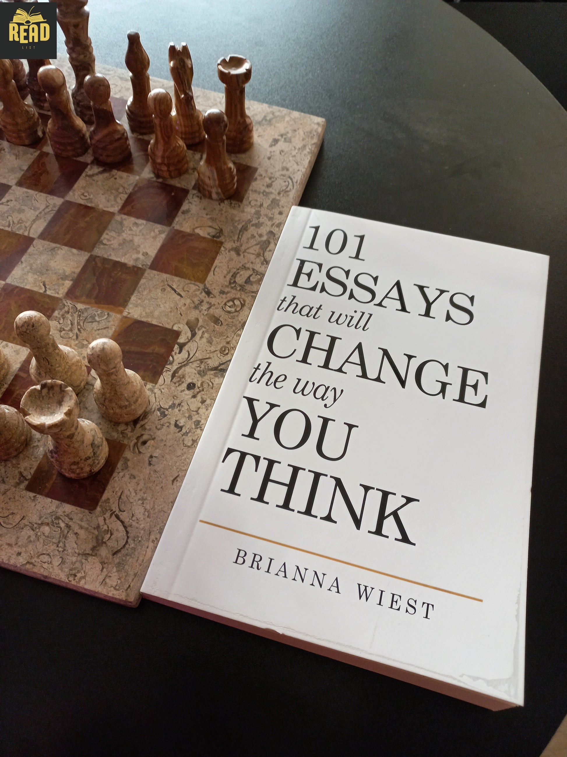 Front cover of 101 Essays That Will Change The Way You Think by Brianna Wiest, a bestselling self-help and personal development book.