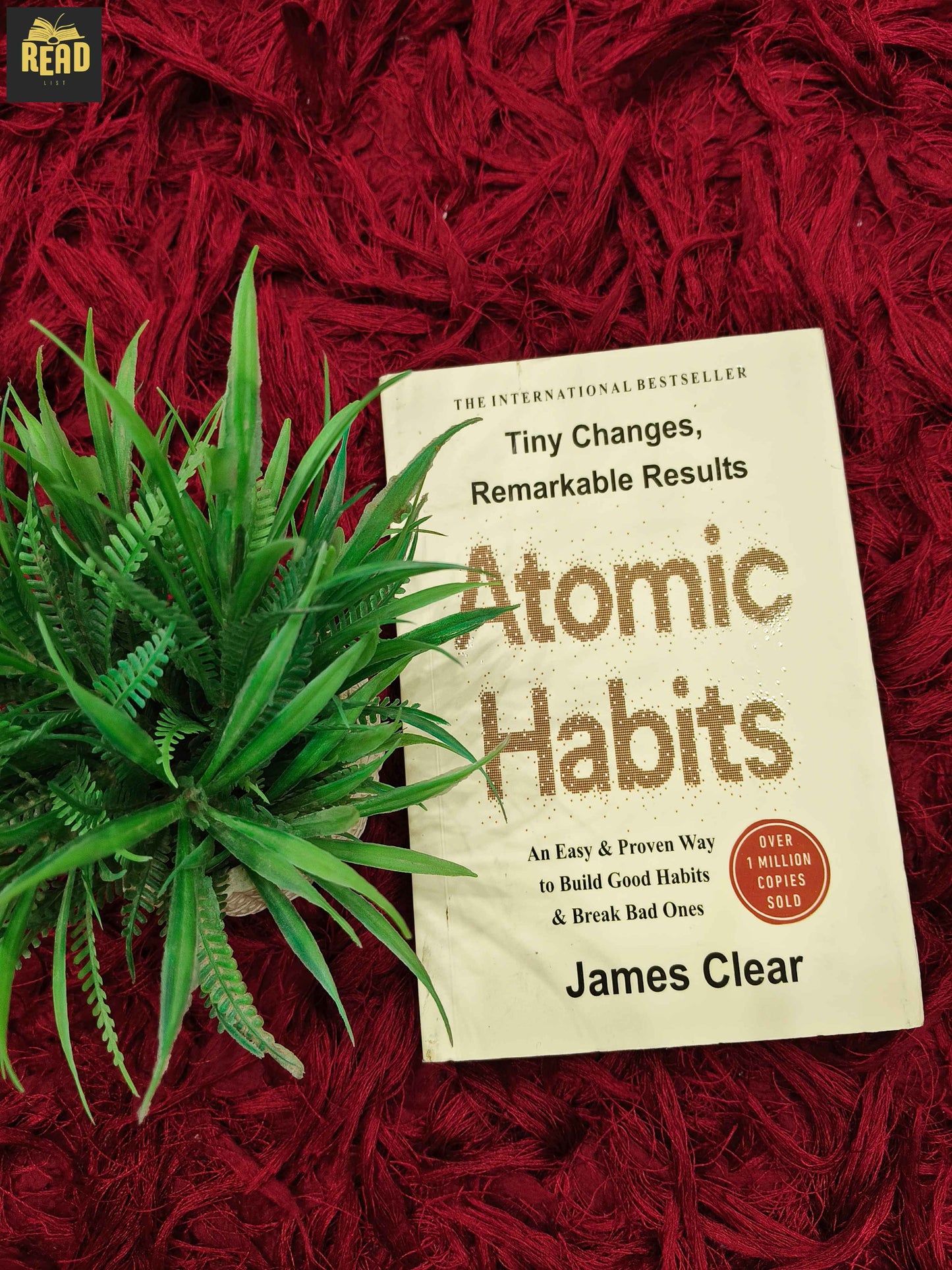 Atomic Habits by James Clear front cover