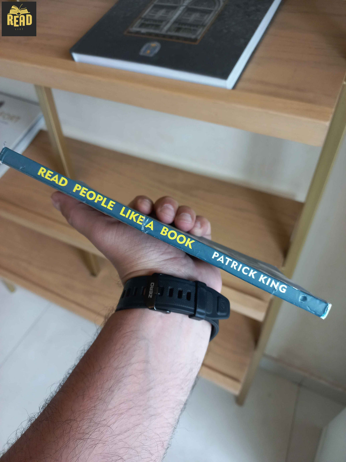 Read People Like a Book by Patrick King book spine