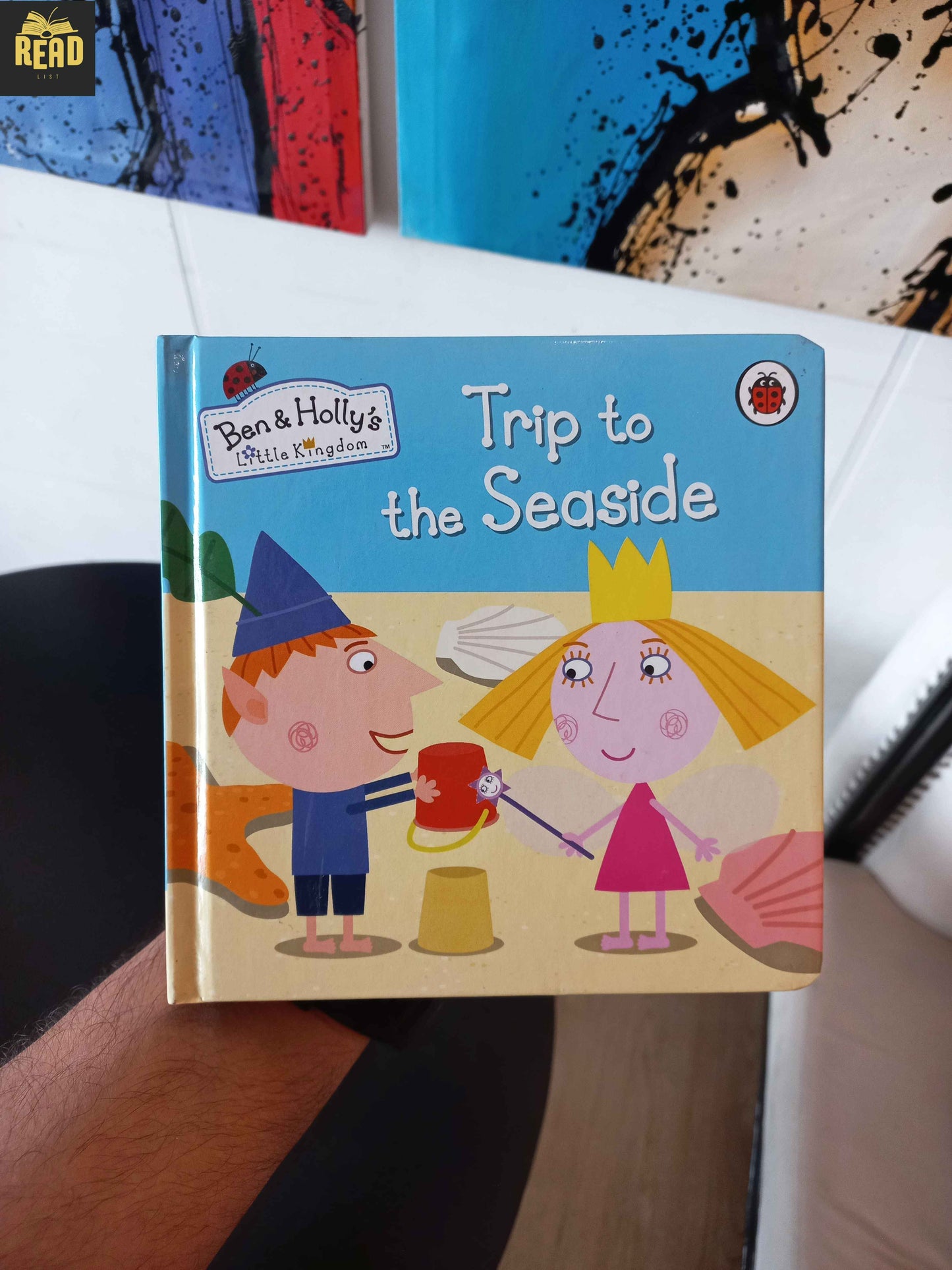 Ben & Holly's Little Kingdom Trip to the Seaside front cover
