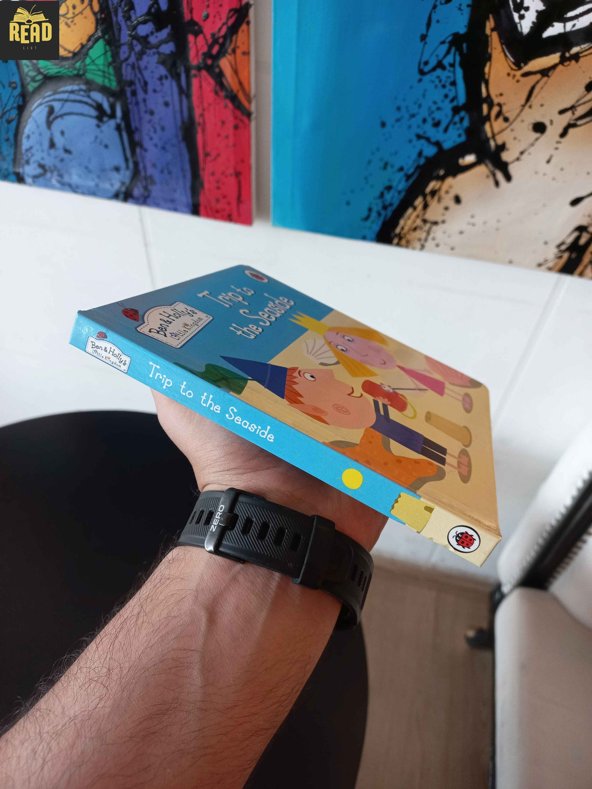 Ben & Holly's Little Kingdom Trip to the Seaside book spine