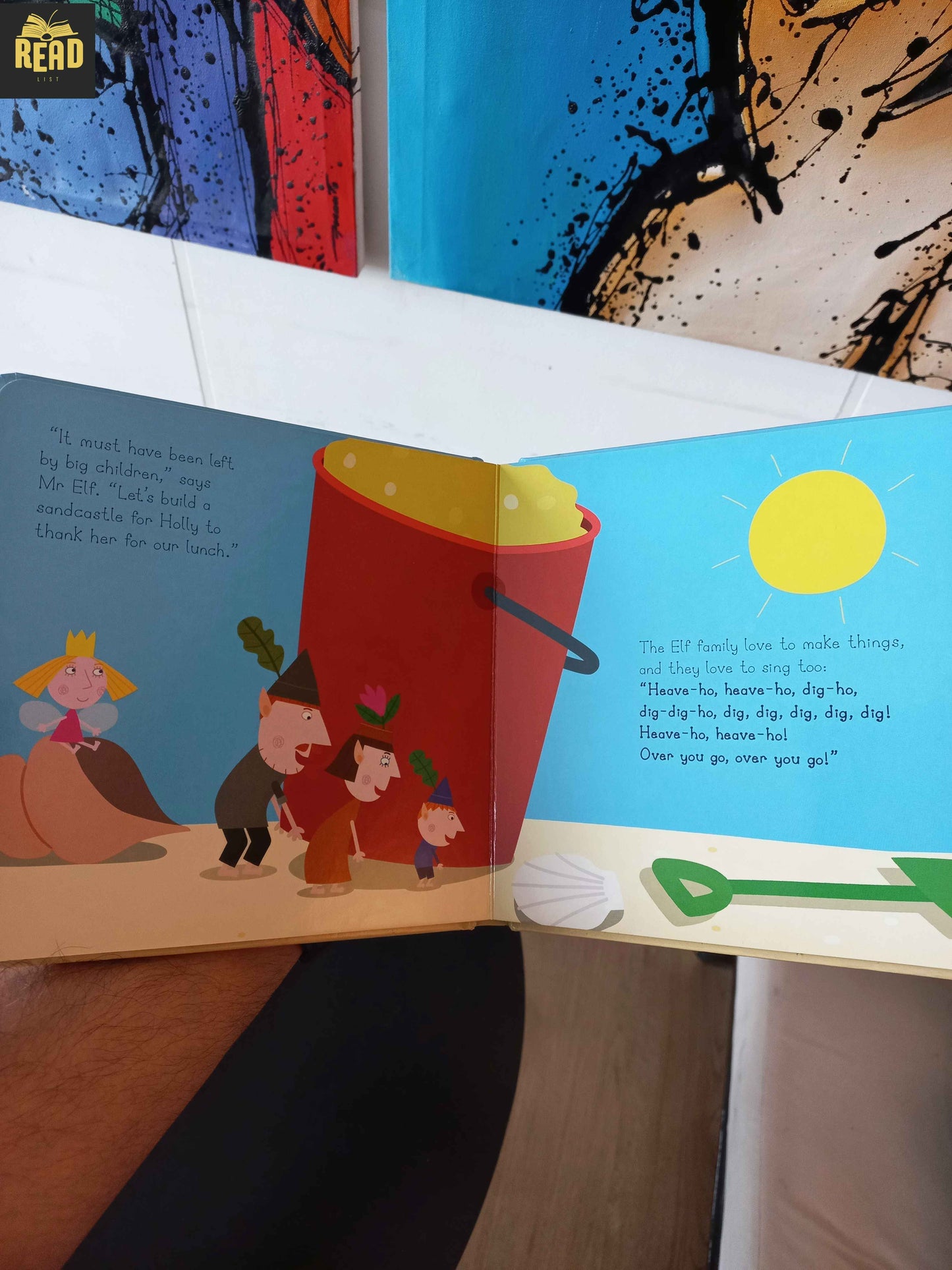 Inside pages of Ben & Holly's Little Kingdom Trip to the Seaside