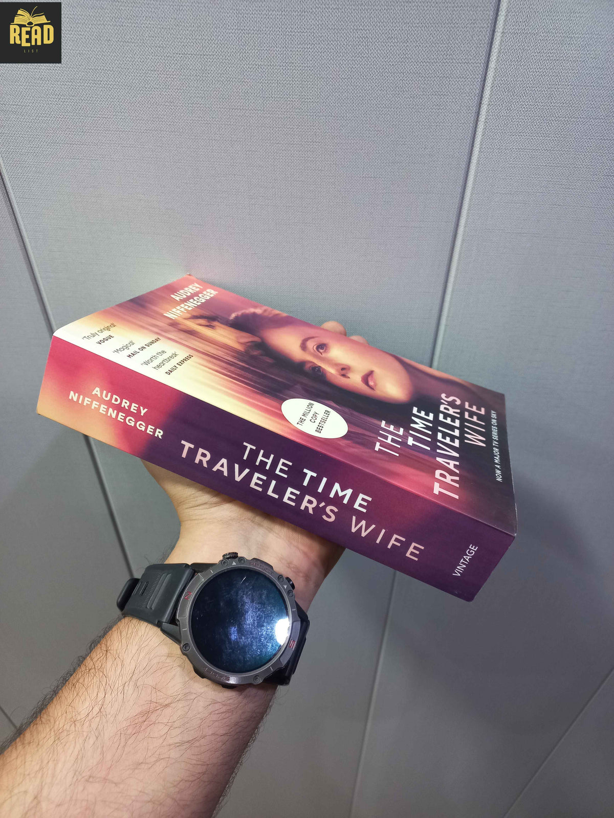 The Time Traveler's Wife by Audrey Niffenegger book spine