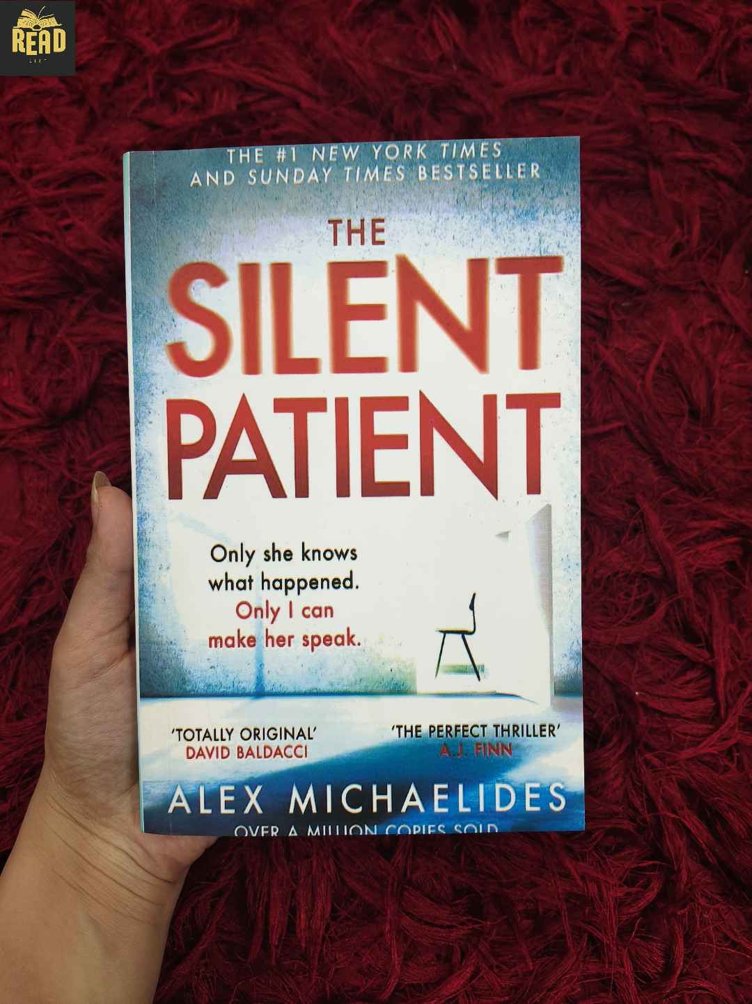The Silent Patient by Alex Michaelides book front cover