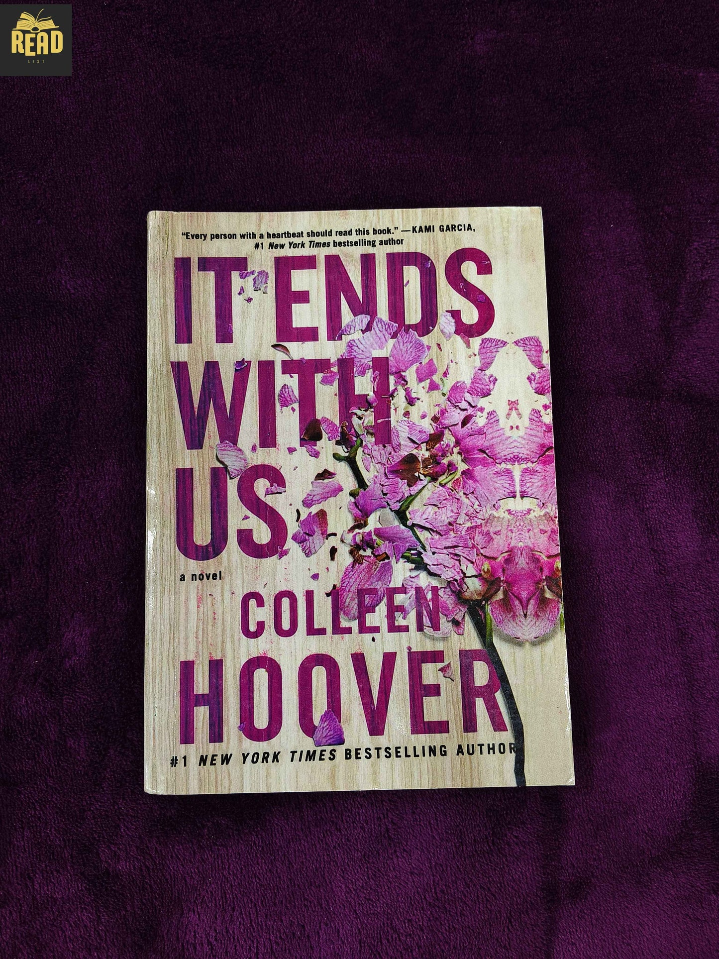 It Ends with Us by Colleen Hoover romance novel front cover