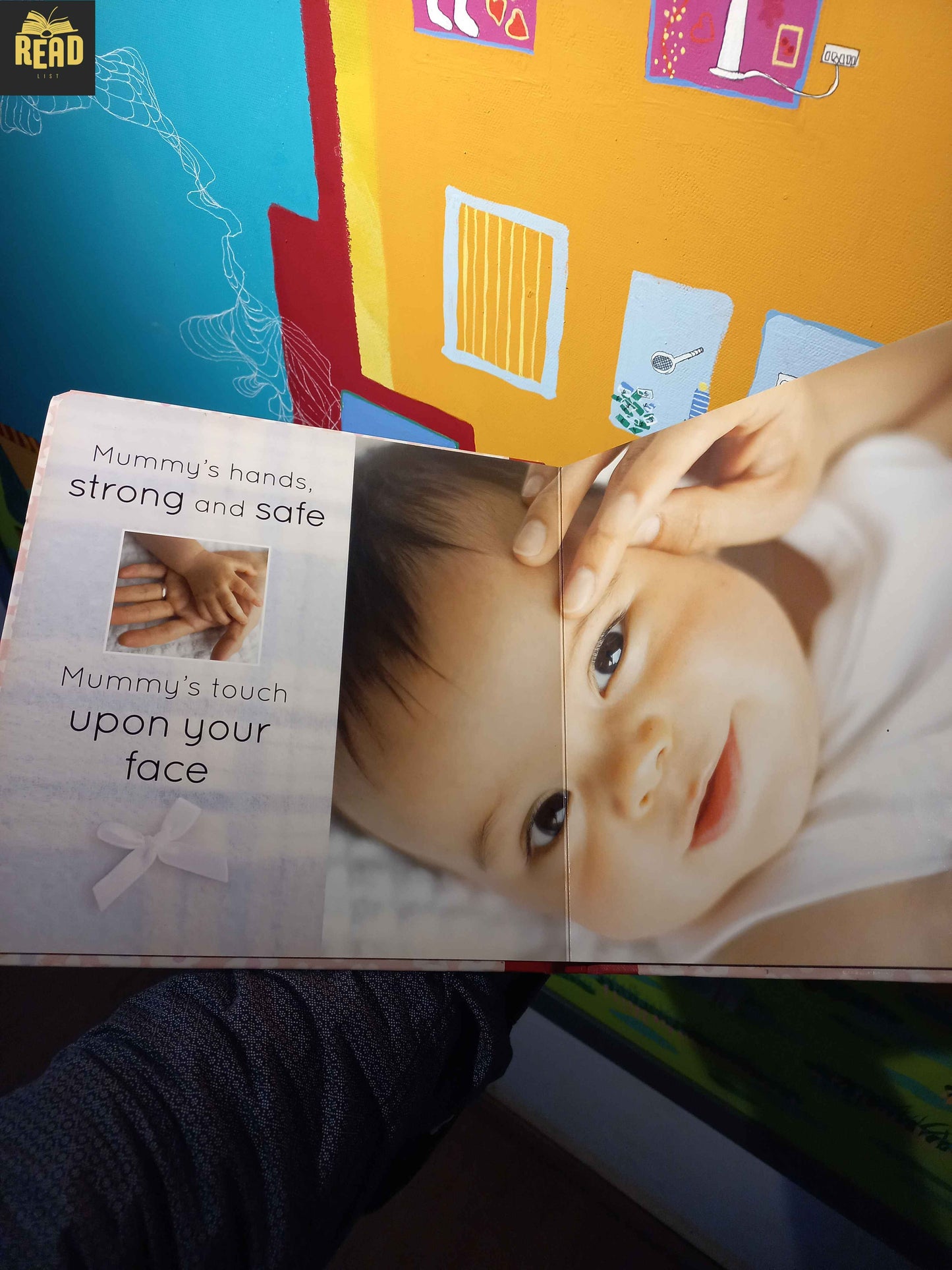 Mummy Loves Me hug and snuggles book illustrated inside page